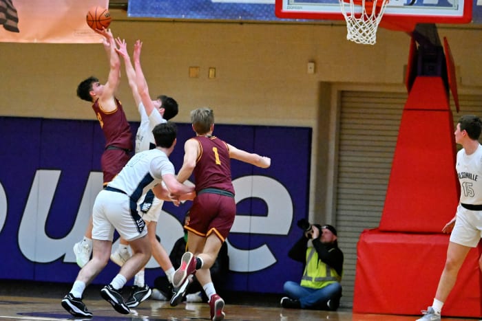 a Wilsonville Redmond 5A Oregon boys basketball quarterfinal 2024 Leon Neuschwander 4